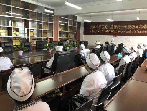 攀枝花市第十九中小学校教育集团密地外国语学校开展食堂从业人员食品安全规范培训